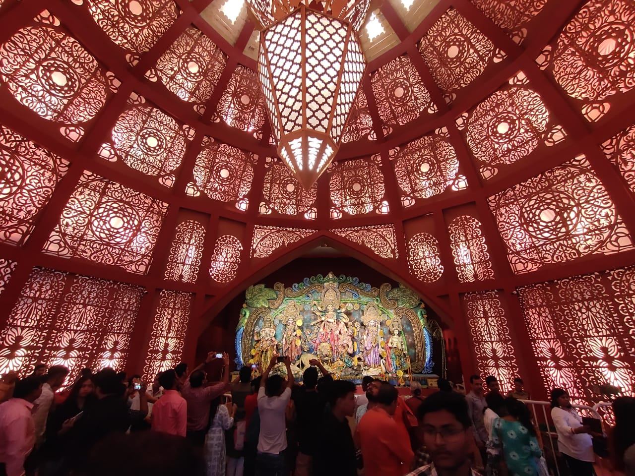 DESHAPRIYA PARK SARBOJANIN DURGOTSAB darshan photo 3